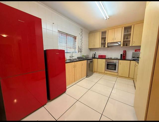 3 BEDROOM HOUSE FOR SALE IN TAFELZICHT